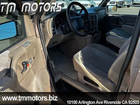 Used 2003 GMC Safari Ext AWD w/ Sle Preferred Equipment Group image 6