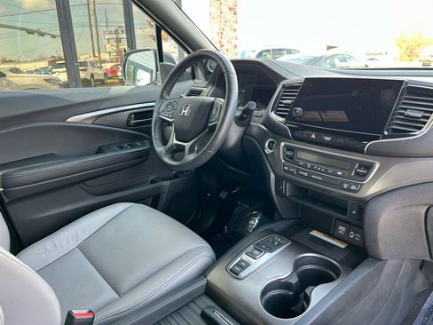 Used 2023 Honda Passport EX-L image 9