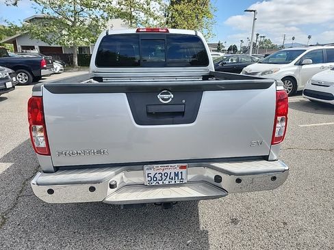 Used 2014 Nissan Frontier SV w/ SV Value Truck Package image 4