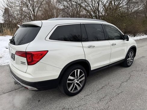 Used 2017 Honda Pilot Touring image 5