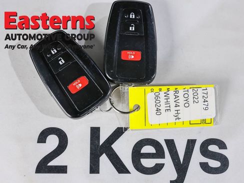 Used 2022 Toyota RAV4 XLE AWD/4WD image 25