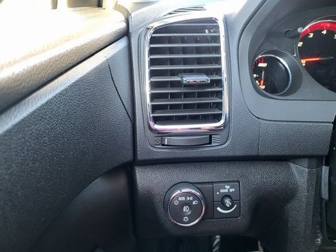 Used 2012 GMC Acadia SLE image 22