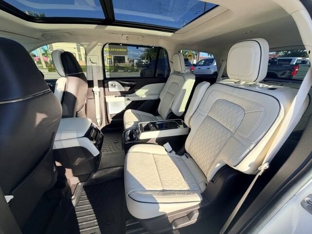Used 2022 Lincoln Aviator Black Label Grand Touring w/ Class IV Trailer Tow Package AWD/4WD image 14