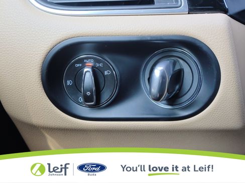 Used 2018 Porsche Macan image 16