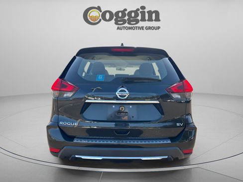 Used 2017 Nissan Rogue S image 4