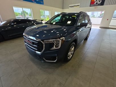 Used 2024 GMC Terrain SLE w/ Driver Convenience Package