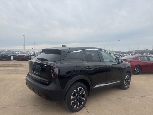 Certified 2025 Nissan Kicks SV image 19