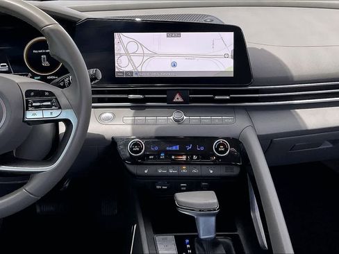 Used 2023 Hyundai Elantra SEL w/ Convenience Package FWD image 8