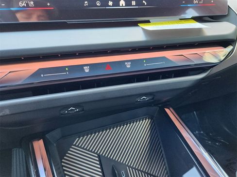 New 2025 BMW X3 xDrive30i w/ Convenience Package image 18