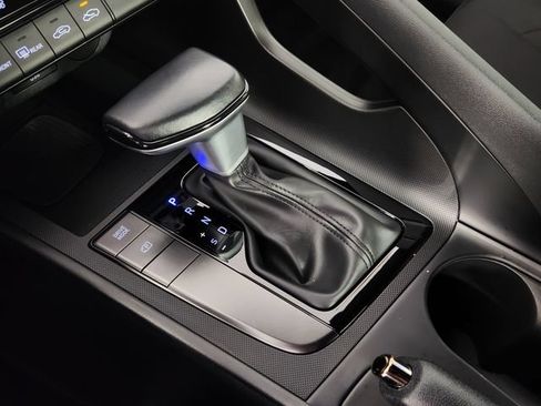 Certified 2025 Hyundai Elantra Sport FWD image 23