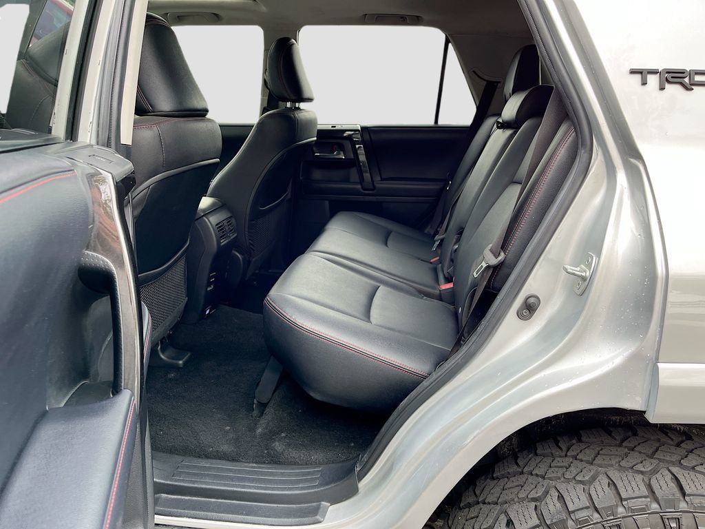 Used 2018 Toyota 4Runner TRD Off-Road Premium AWD/4WD image 25