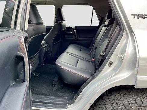 Used 2018 Toyota 4Runner TRD Off-Road Premium AWD/4WD image 25
