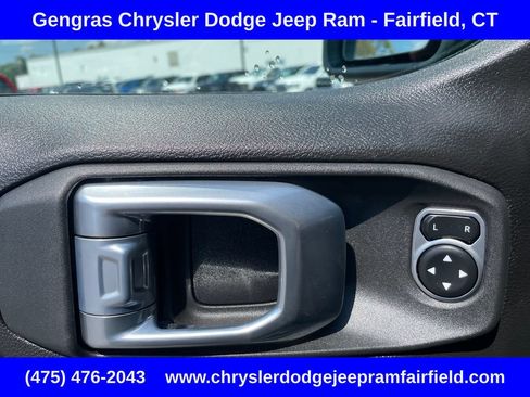 Certified 2025 Jeep Gladiator Mojave w/ Safety Group AWD/4WD image 36