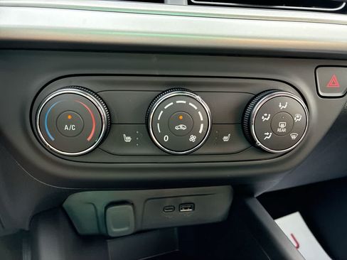 New 2026 Chevrolet Trax LS w/ LS Convenience Package FWD image 16