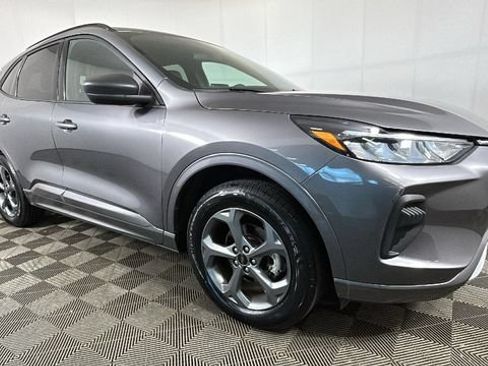 Used 2023 Ford Escape ST-Line AWD/4WD image 2
