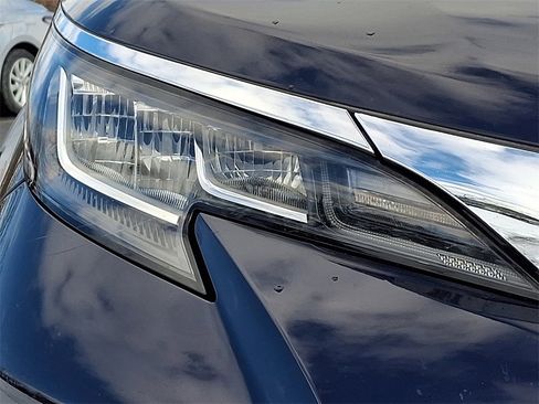 Certified 2021 Toyota Sienna XLE image 8