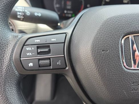 Used 2026 Honda HR-V LX image 16