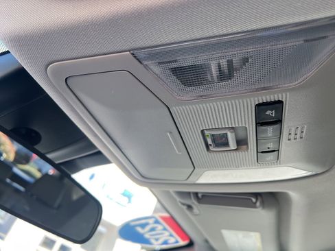 Used 2021 Toyota RAV4 XLE w/ XLE Grade Weather Package image 31