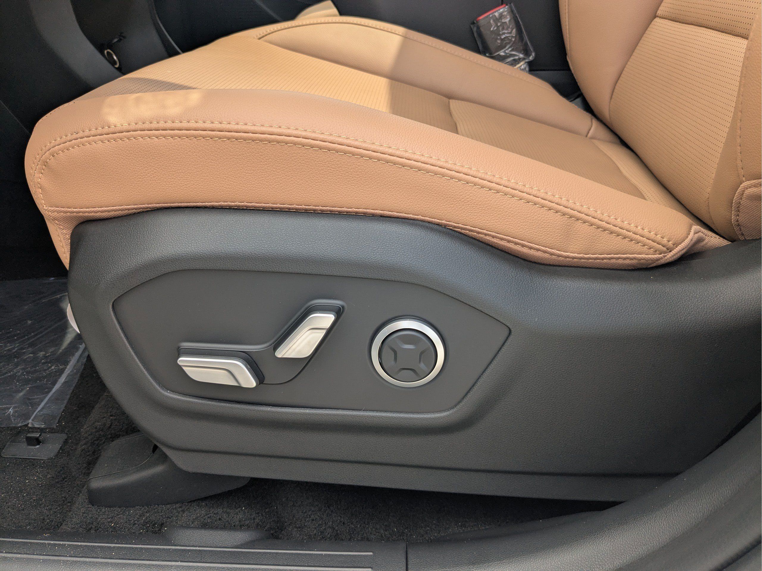 New 2027 Hyundai Santa Fe Limited FWD image 22