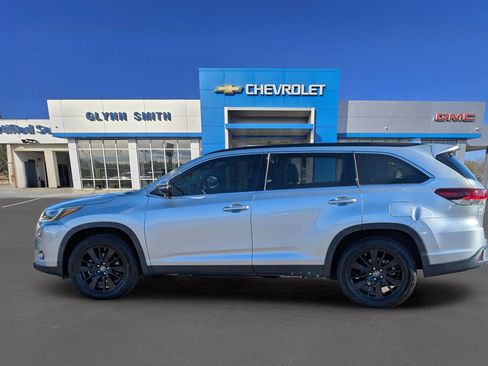 Used 2019 Toyota Highlander SE image 13