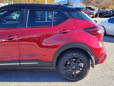 Used 2024 Nissan Kicks SR w/ SR Premium Package image 6