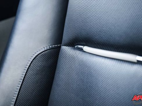 Used 2019 Rolls-Royce Wraith RWD image 80