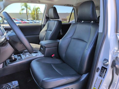 Used 2024 Toyota 4Runner Limited AWD/4WD image 16
