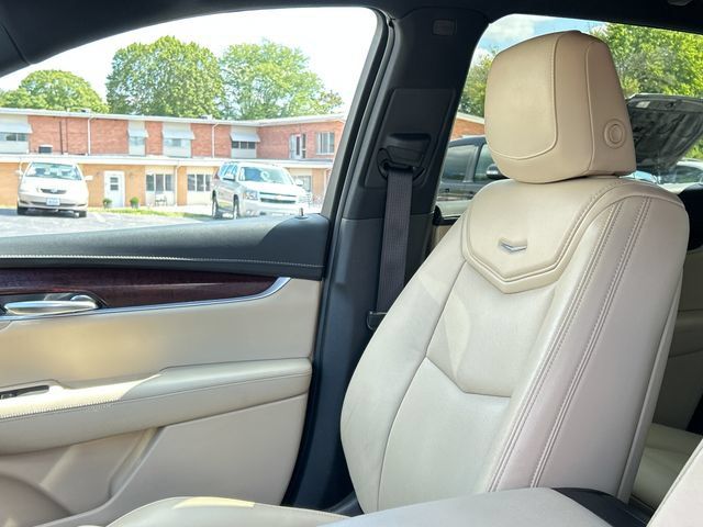 Used 2017 Cadillac XT5 Luxury w/ Driver Awareness Package FWD image 30