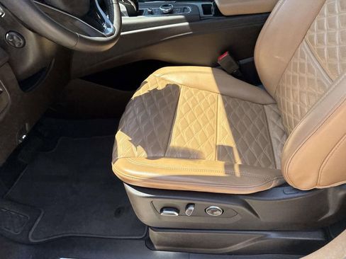 Used 2024 Cadillac Escalade ESV Premium Luxury AWD/4WD image 30