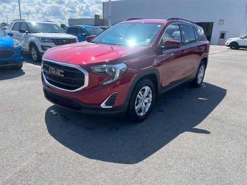Used 2020 GMC Terrain SLE w/ Driver Convenience Package FWD image 9