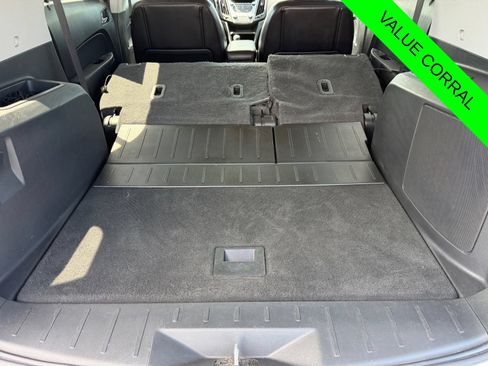 Used 2017 Chevrolet Equinox Premier w/ Enhanced Convenience Package AWD/4WD image 18