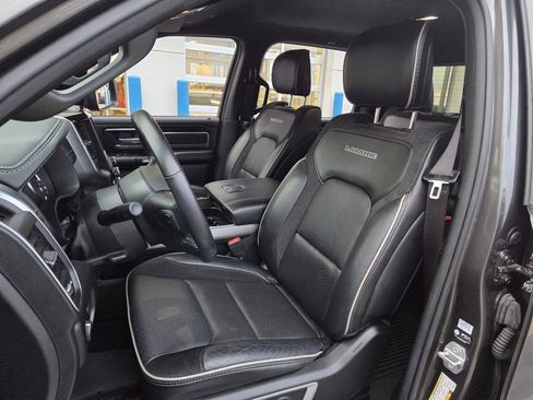 Used 2022 RAM 1500 Laramie w/ Sport Appearance Package image 12