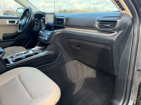 Used 2020 Ford Explorer XLT w/ Equipment Group 202A image 10