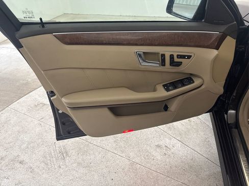 Used 2010 Mercedes-Benz E 350 Sedan image 31