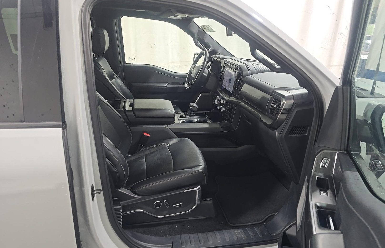 Used 2024 Ford F150 Lariat w/ Equipment Group 502A High AWD/4WD image 8