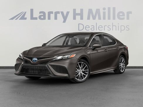 Used 2021 Toyota Camry SE w/ Audio Upgrade Package image 1