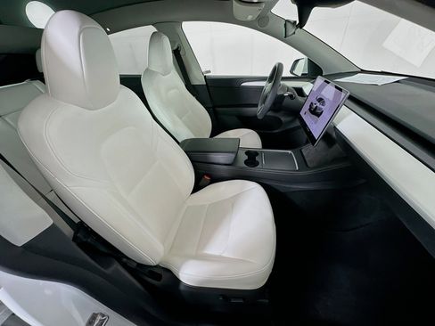 Used 2023 Tesla Model Y Long Range image 30
