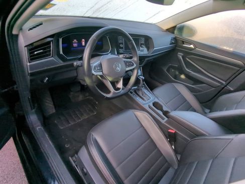 Used 2022 Volkswagen Jetta SE w/ Panoramic Sunroof Package FWD image 8