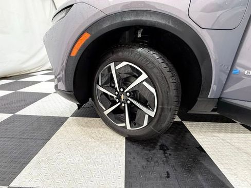 New 2026 Chevrolet Equinox EV LT image 10