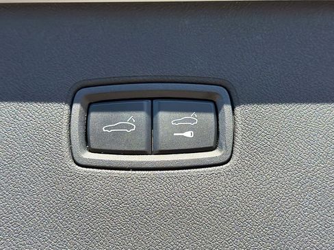 Used 2025 Porsche Cayenne image 13