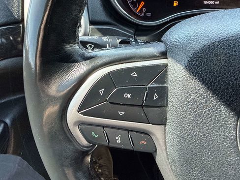 Used 2018 Jeep Grand Cherokee Altitude AWD/4WD image 24