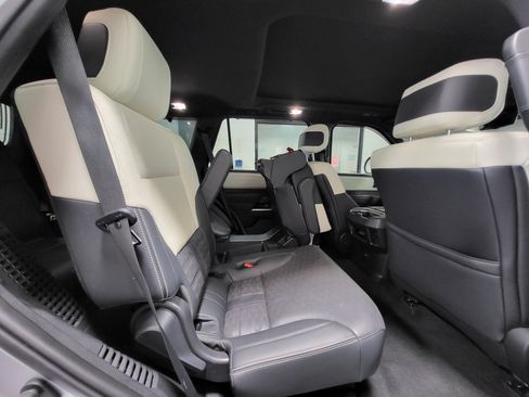 Used 2025 Toyota Sequoia Capstone AWD/4WD image 9