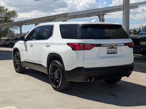 Used 2023 Chevrolet Traverse LS FWD image 7