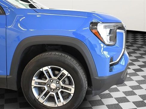 Used 2025 GMC Terrain Elevation w/ Technology Package II image 13