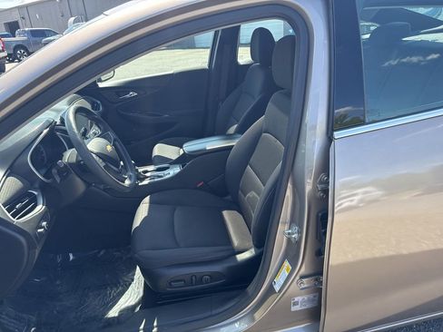 Used 2022 Chevrolet Malibu LT FWD image 11