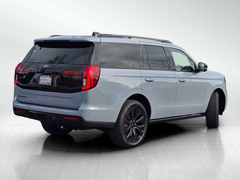 Used 2025 Ford Expedition Platinum w/ Stealth Appearance Package AWD/4WD image 5