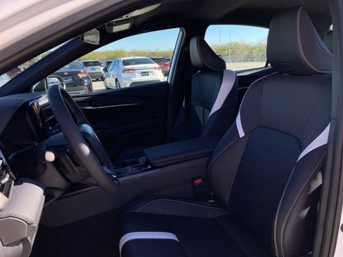 Used 2026 Toyota Camry SE image 13