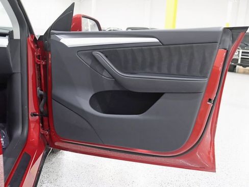 Used 2023 Tesla Model Y Long Range AWD/4WD image 34
