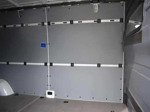 Used 2024 Mercedes-Benz eSprinter 170 Cargo image 28