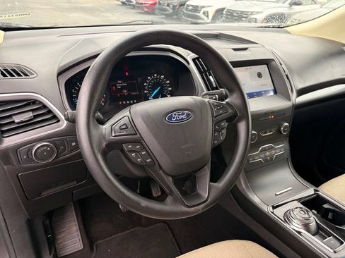 Used 2020 Ford Edge SE FWD image 10